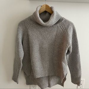 Wilfred Aritzia 100% wool grey sweater turtleneck, size small